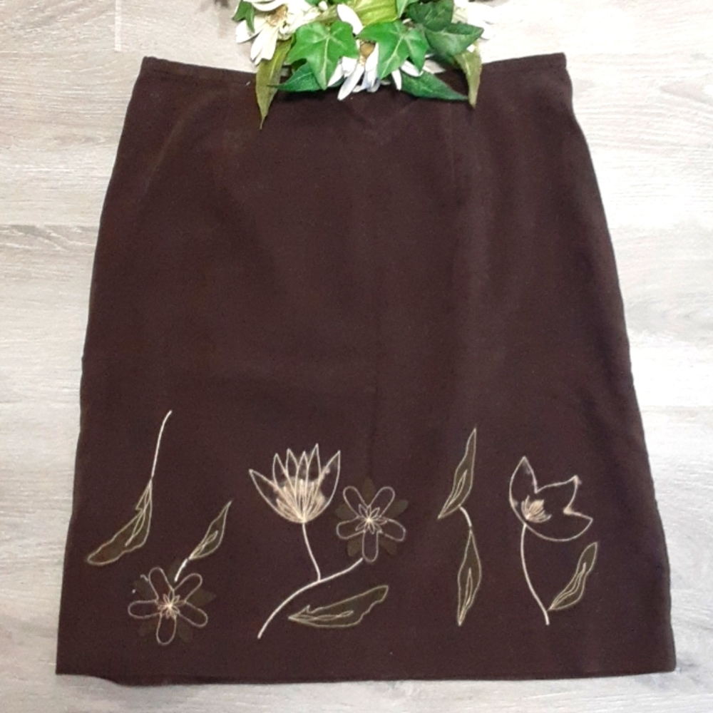 Casual Corner Flowered Skirt